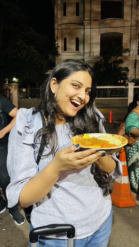 Mrunal enjoying street food